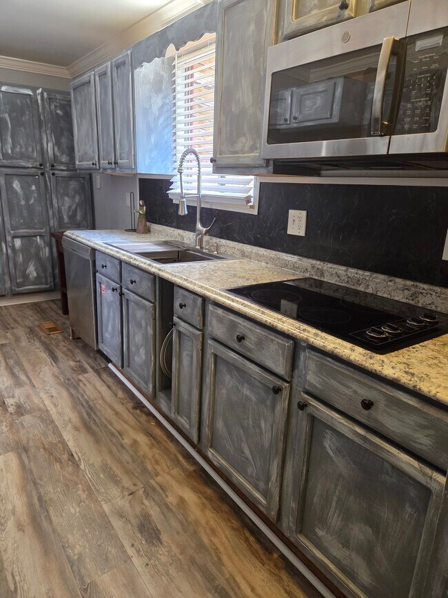 Photo - 1748 Paulas Huskey Cir