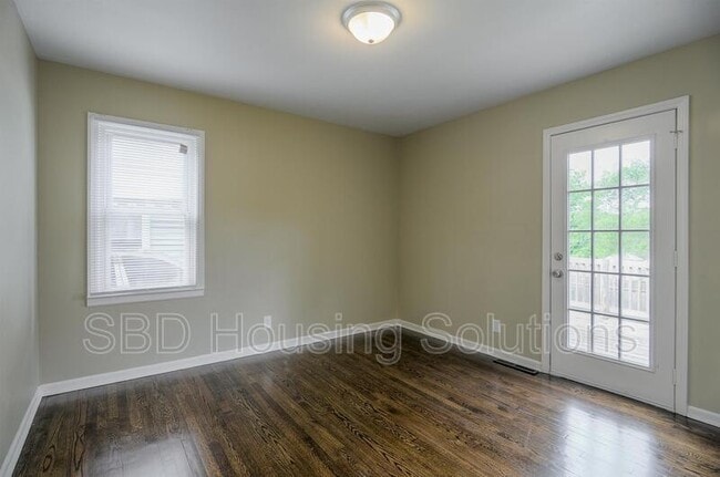 Photo - 2912 Englewood Terrace
