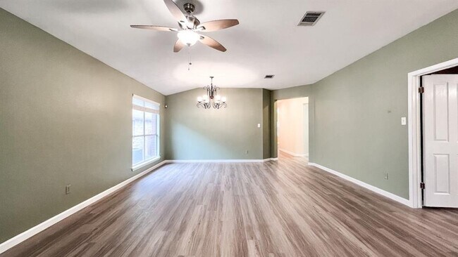 Photo - 8000 Luling Ln