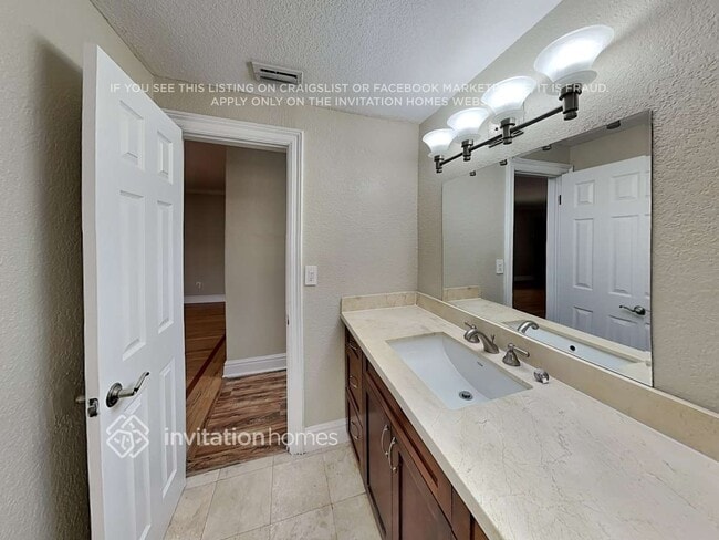 Photo - 3220 SW 118th Ct