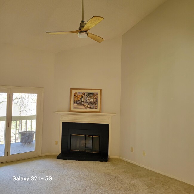 Livingroom - 14 Willow Tree Run Unit 14 Willow Tree Run