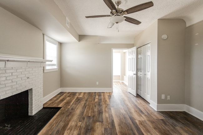 Building Photo - 73 E Palmer St Rental