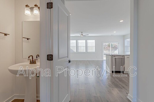 Photo - 1455 Darrowby Wy