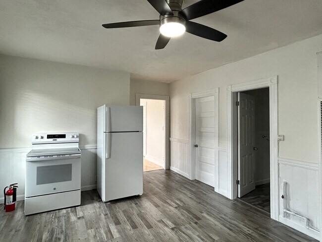 201 Cartier St Unit 2