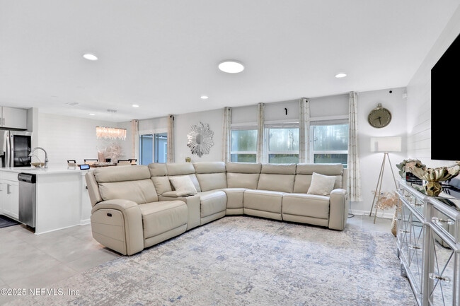 Photo - 669 Meadow Ridge Dr