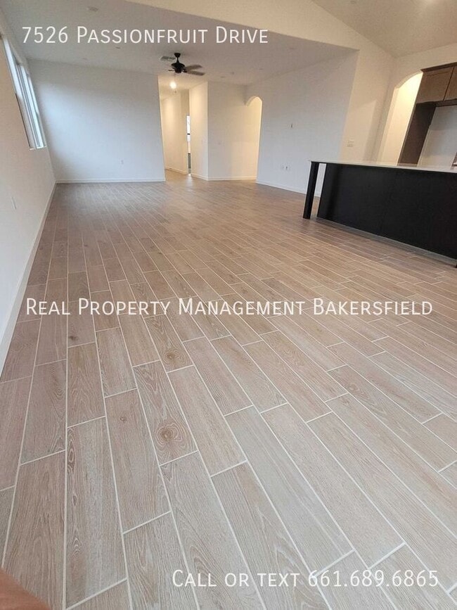 Photo - 7526 Passionfruit Dr