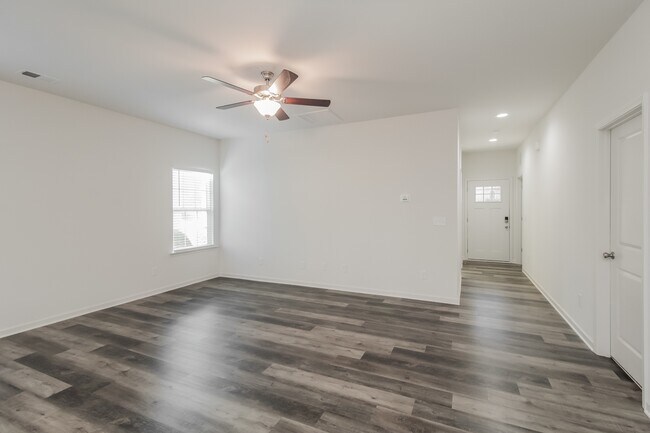 Photo - 708 N 6th St