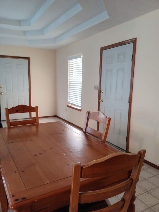 Photo - 1001 Garcia St