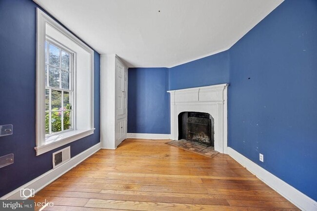 Photo - 547 Concord Rd