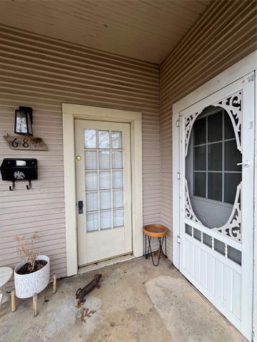 Photo - 684 N Graham St