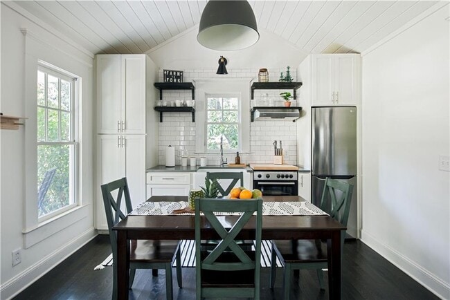 Photo - 352 Sinclair Ave NE