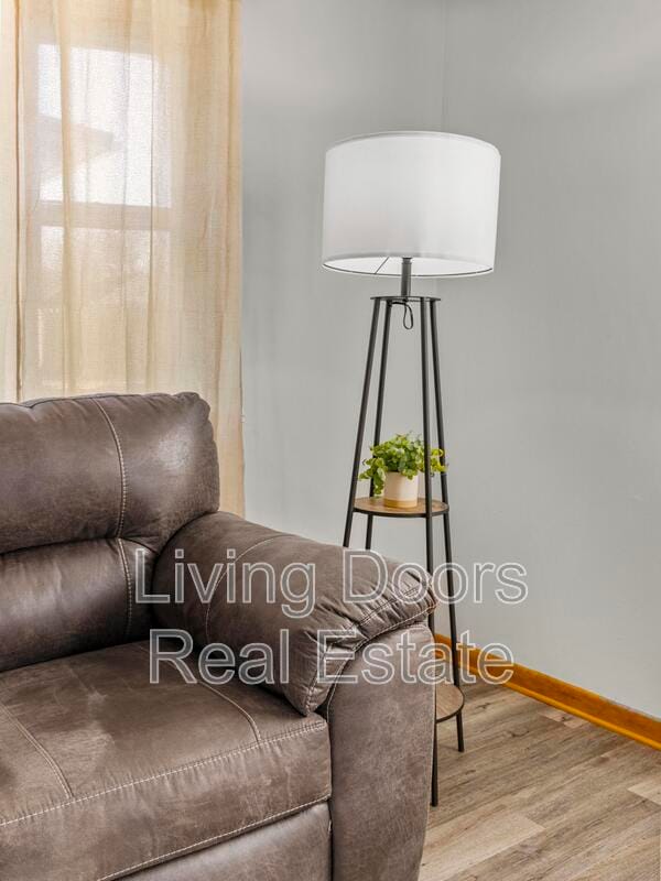 Photo - 6935 Colby St