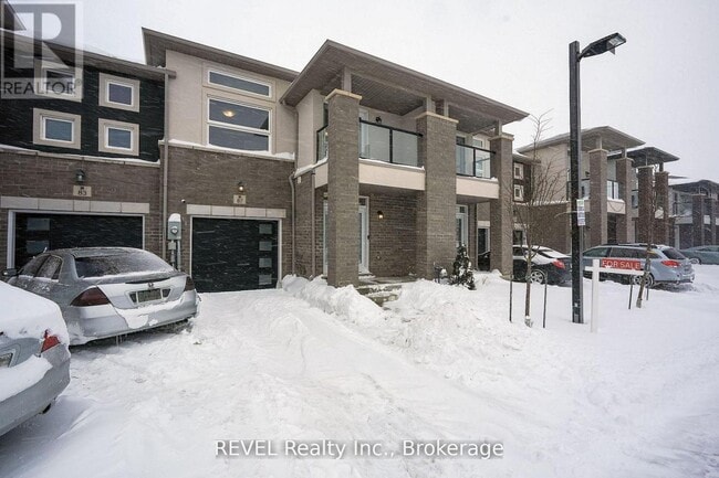 Photo - 87 Renfrew Trl