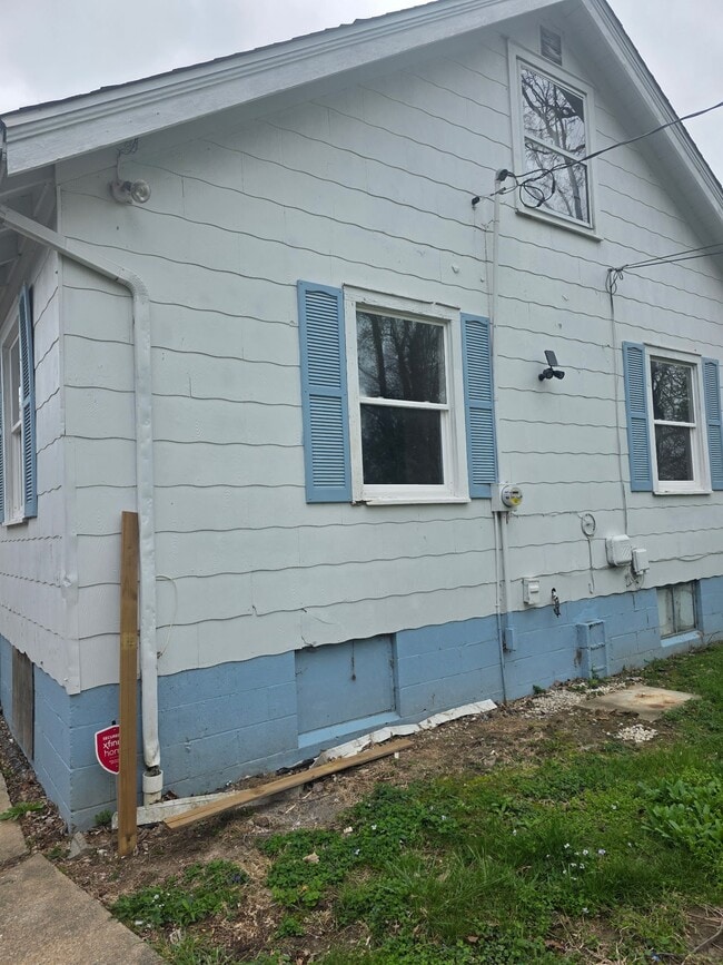 Photo - 1818 E Clay St