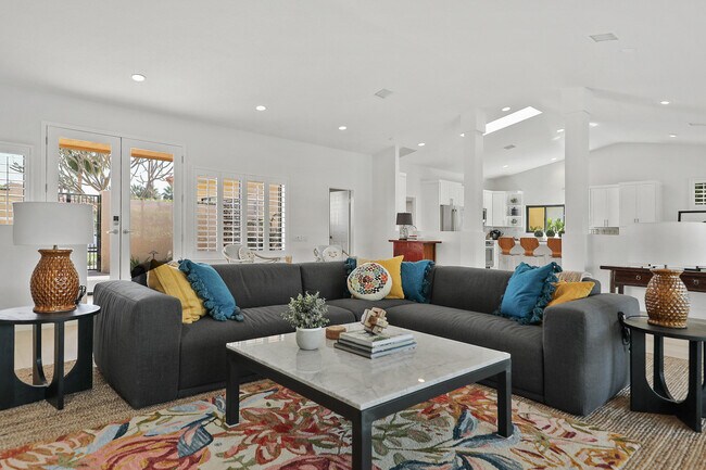 48721 Santa Ursula St