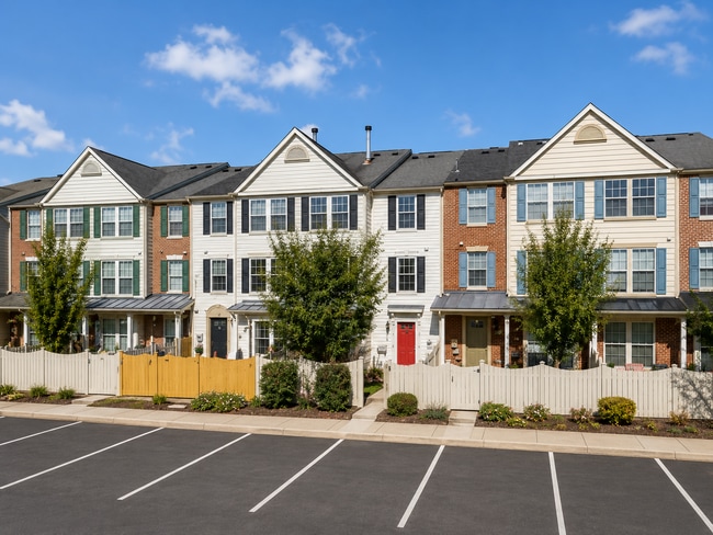 Photo - 542 Hollyberry Way