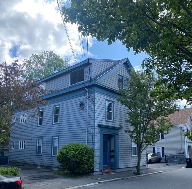 Building Photo - 36 Upham St Unit 2