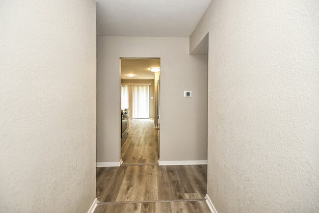 Photo - 514 Woodcrest Way