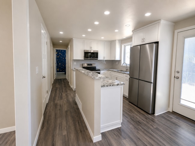Building Photo - 1504 Mayfair Dr Unit 1