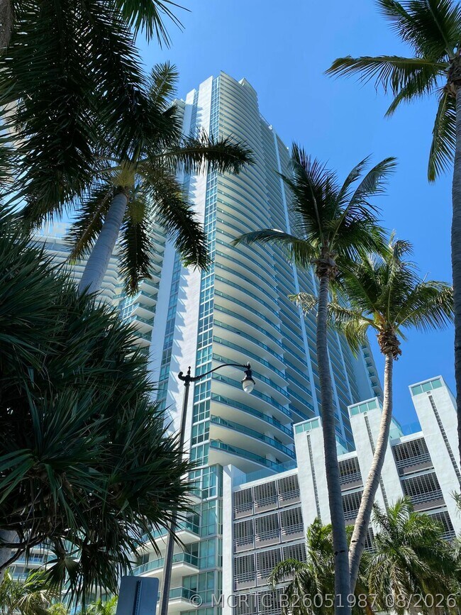 Building Photo - 1331 Brickell Bay Dr Unit 4407