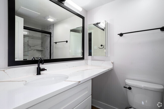 2BR, 2BA - 1,100SF - Primary Bathroom