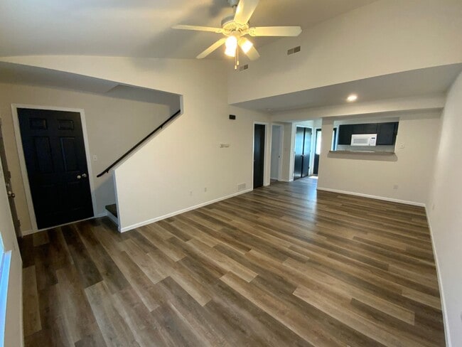 Photo - 4 Bedroom newly remodeled Duplex