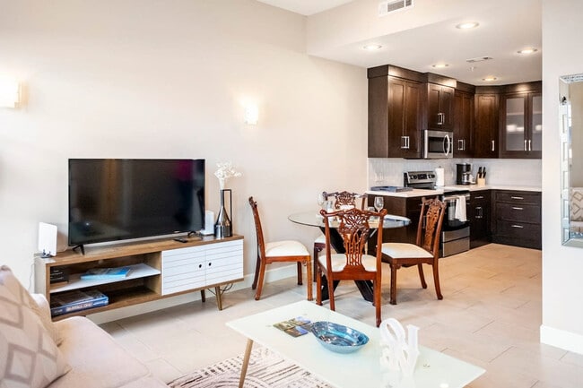 Photo - 212 SE A St Unit ID1241323P