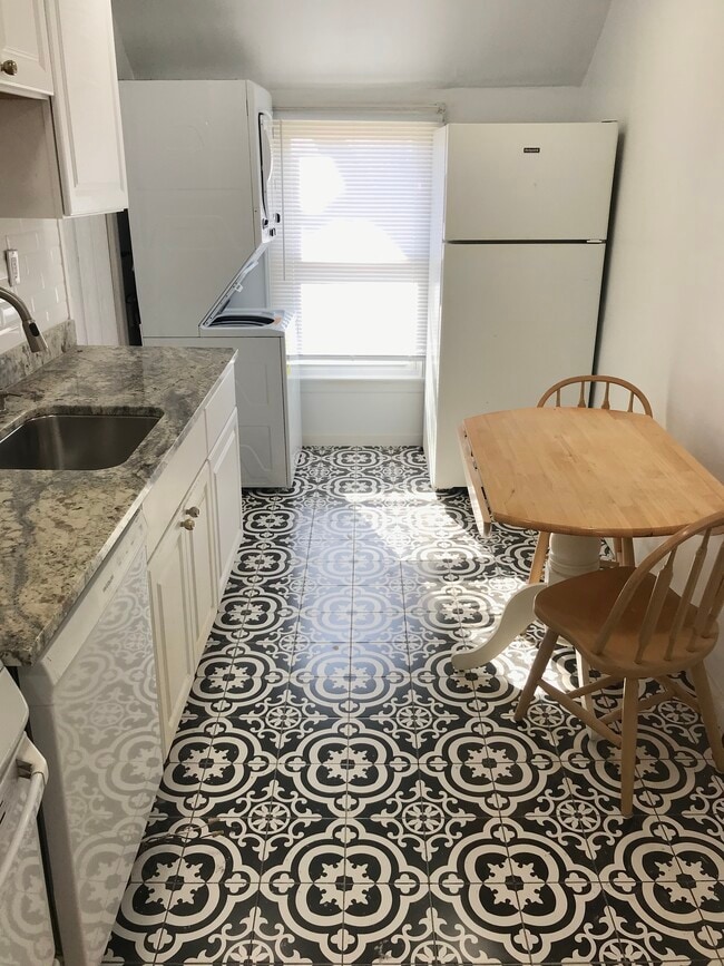 Photo - 75 Kearney St Unit 4