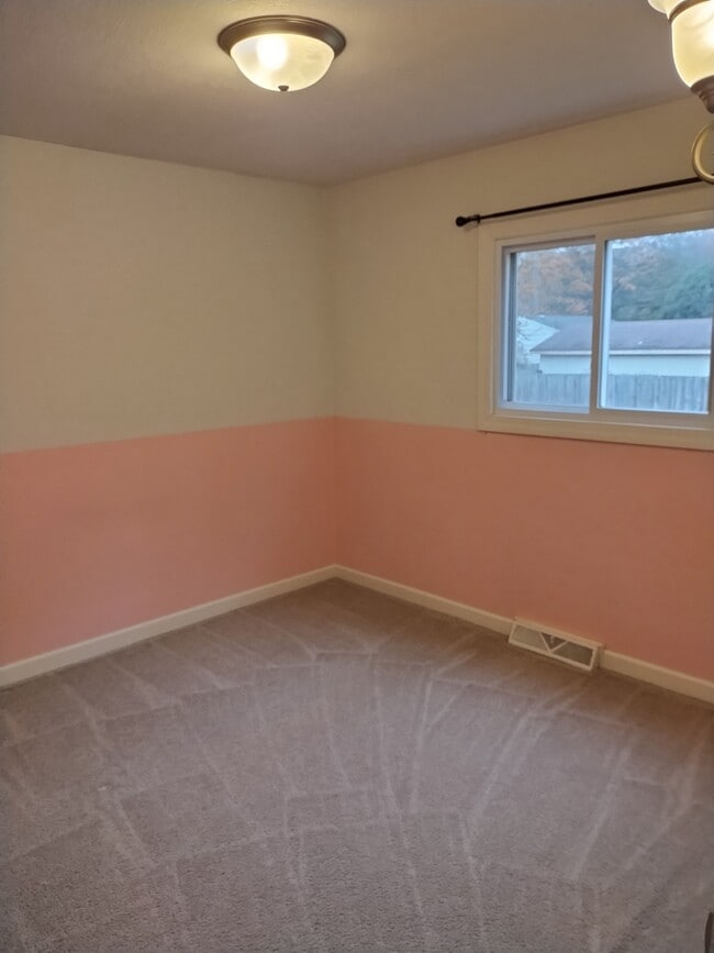 Photo - 2664 Miller St