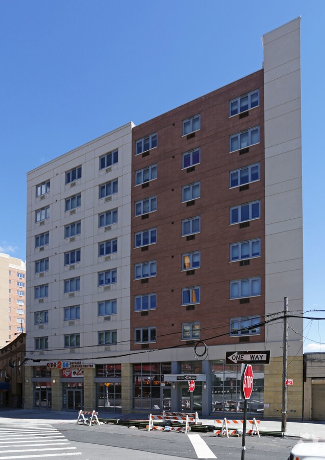 Photo - 1926 Longfellow Ave Apartments
