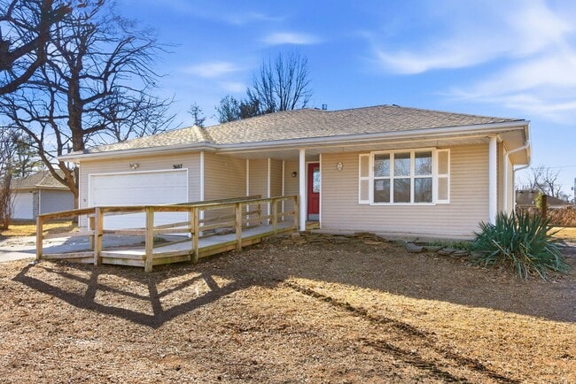 Building Photo - Updated home on large lot with GREAT SHOP!