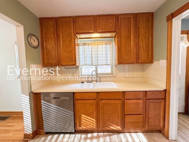 Photo - 2219 Quitman St