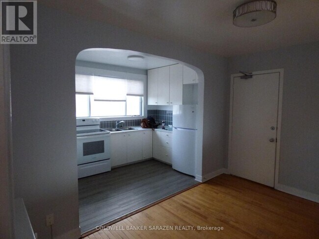 Photo - 683 Irene Crescent