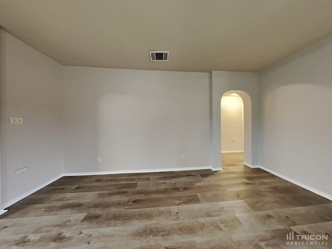 Photo - 336 Carlyle St