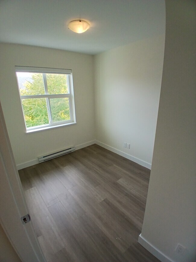7250 18th Av