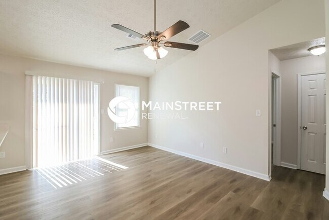 Photo - 3 Bedroom Pet-Friendly Home in Ellenwood, GA with Main Street Renewal