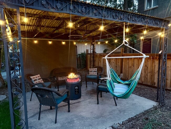 1326 E Platte Ave