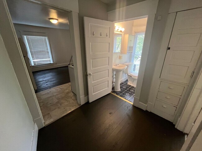 Photo - 910 N 9th St Rd Unit 3