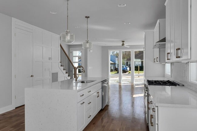 Photo - Stunning 4 Bedroom in Nashville