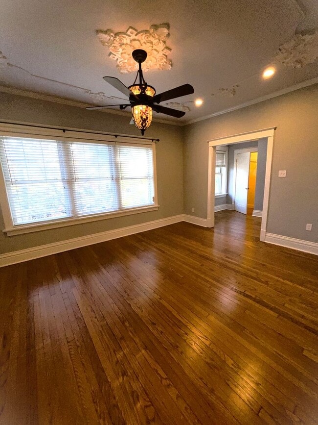 Photo - $2100 - AMAZING DESIGNED 2F UNIT LOCATED IN THE CWE!