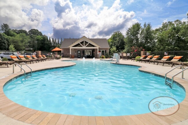 Pool - Universal at Lakewood