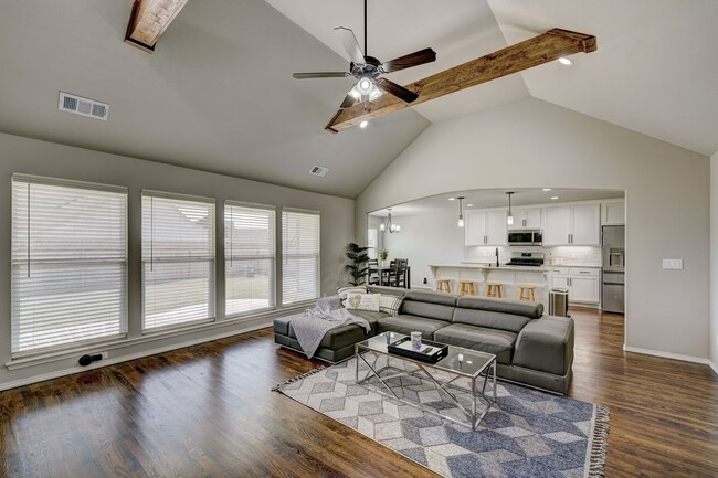 Photo - Beautiful Fully Furnished Home in Broken A...
