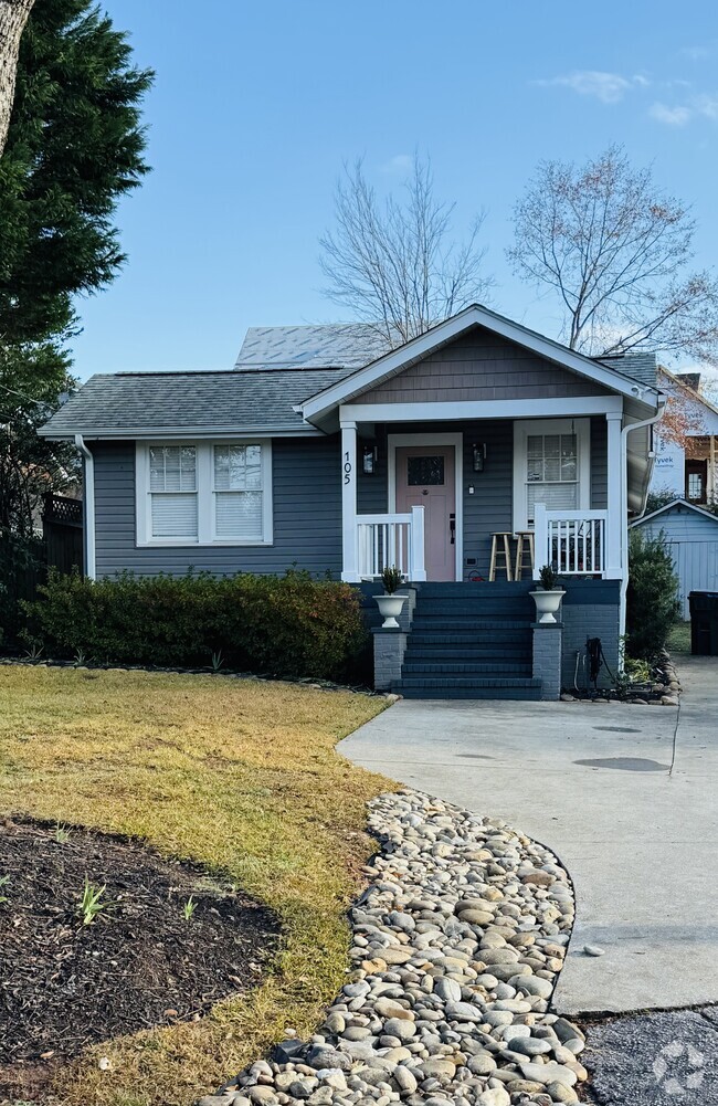 Building Photo - 105 Moultrie St Rental