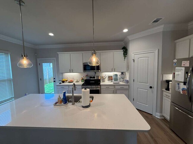 Photo - 115 Apollo Ave