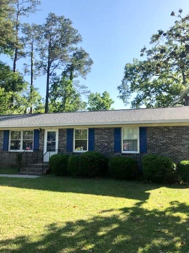 Updated and adorable rancher home in Old C... - Updated and adorable rancher home in Old C...