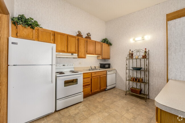 2BR, 2BA - 936SF - Kitchen - Arden Place