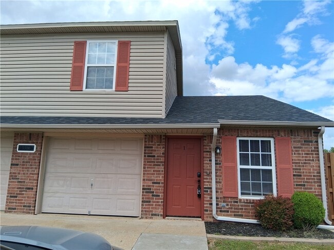 Building Photo - 3306 SW Landau Ct