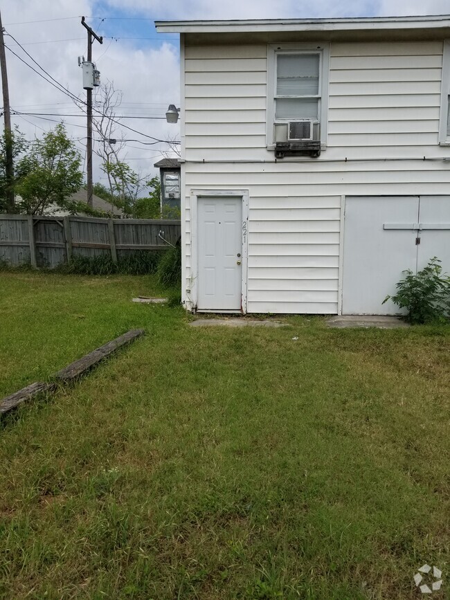 Building Photo - 221 Tutt Ave Unit 221 Tutt Rental