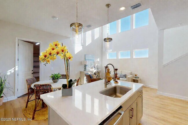 Photo - 19 Spinney Ln