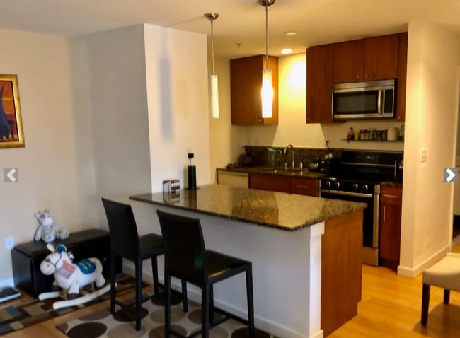 Building Photo - 16 Miner St Unit 303